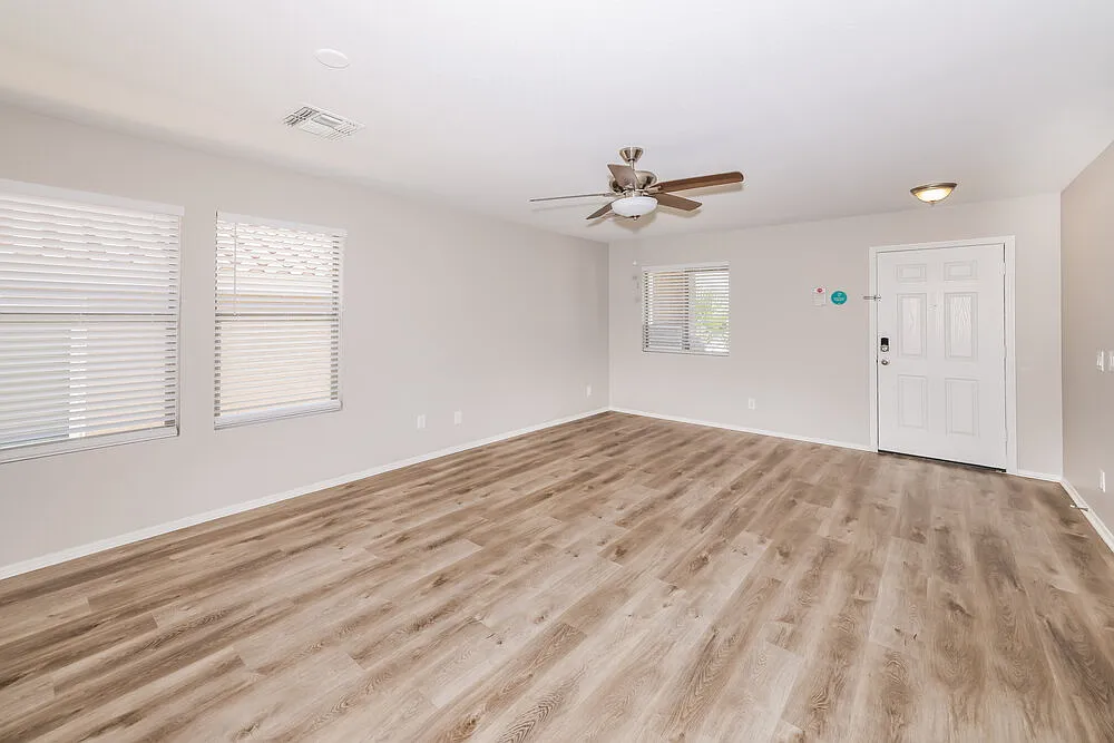 4 bed, 2.0 bath, 1918 sqft, $2,285 — Photo 3