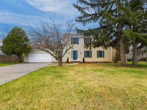 16 College Ln, Barrington, RI 02806