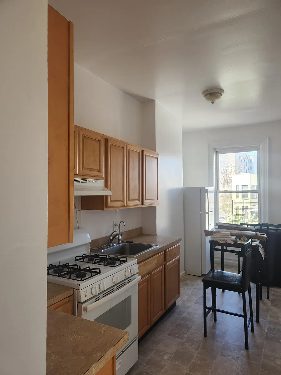 Building Photo - 1417 Crotona Ave