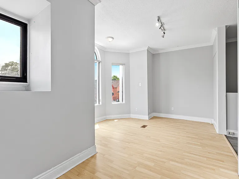 455 Somerset St W #2 — Photo 34