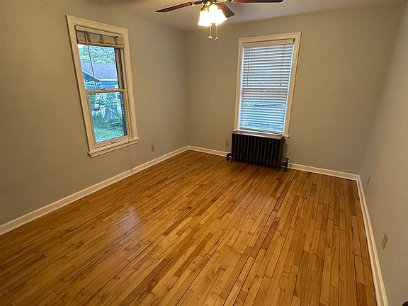 5th image of 406 Oliver Ave N #1