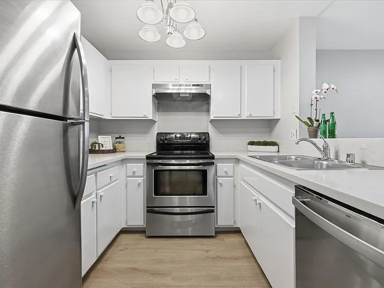 3440 Lebon Dr #4217 — Photo 2