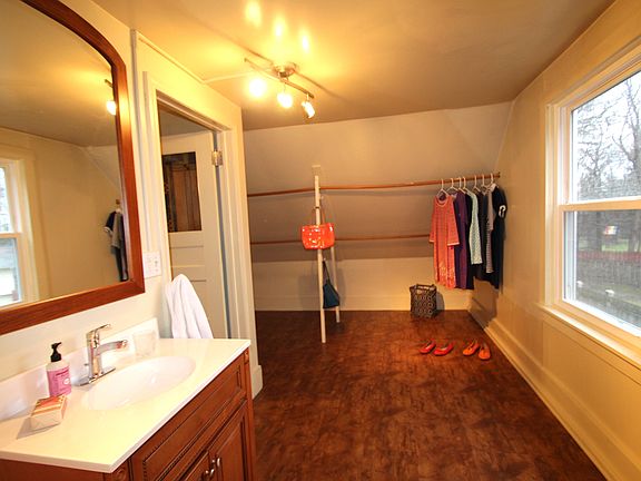 large closet/ dressing area