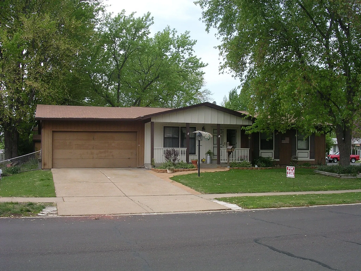 2015 N Pointe Ln photo 1