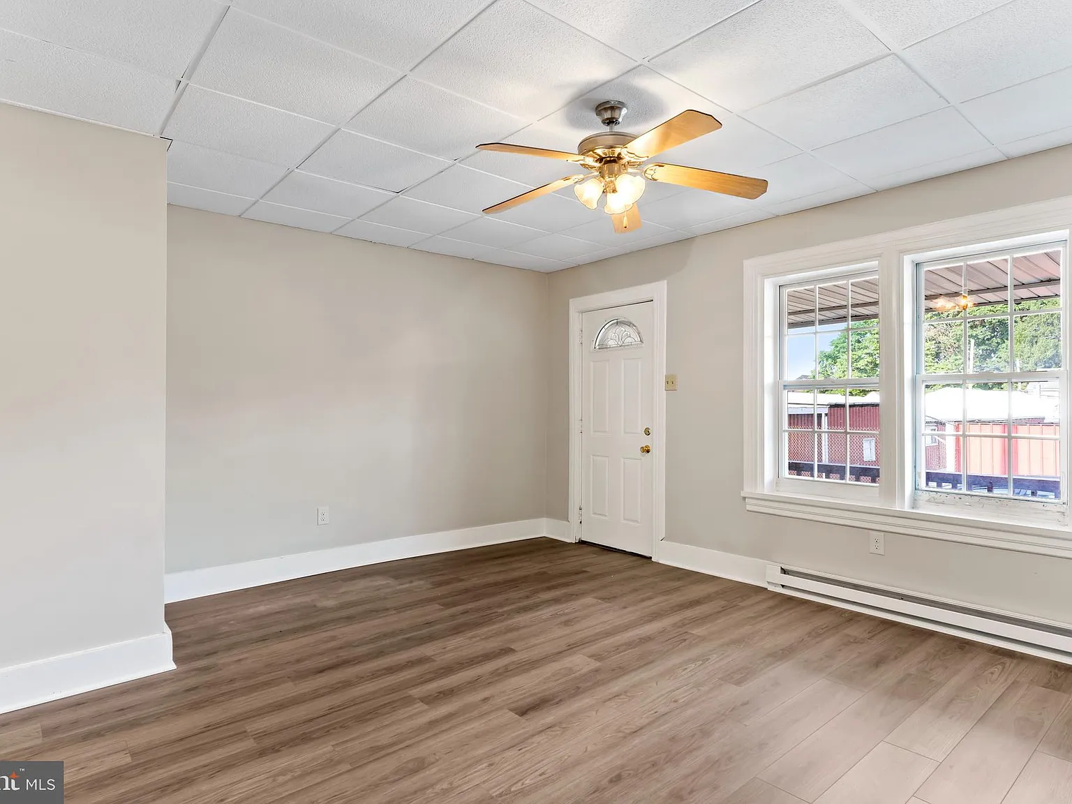 3 bed, 1.5 bath, 2030 sqft, $1,595 — Photo 4