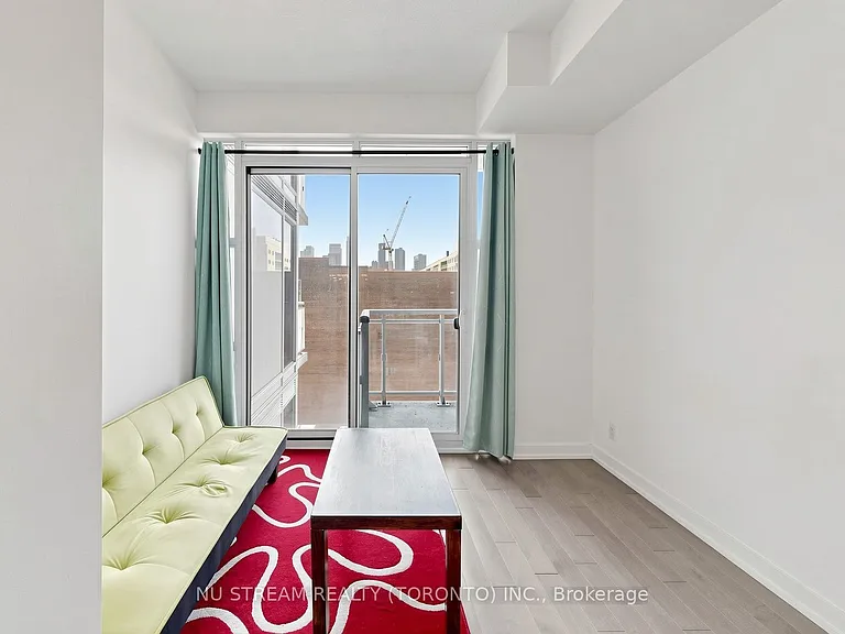 10 Willison Sq #708 — Photo 3