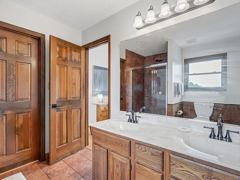 908 Burn Oak Dr — Photo 47