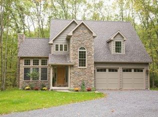 53 Woodside Cir, Jersey Shore, PA 17740