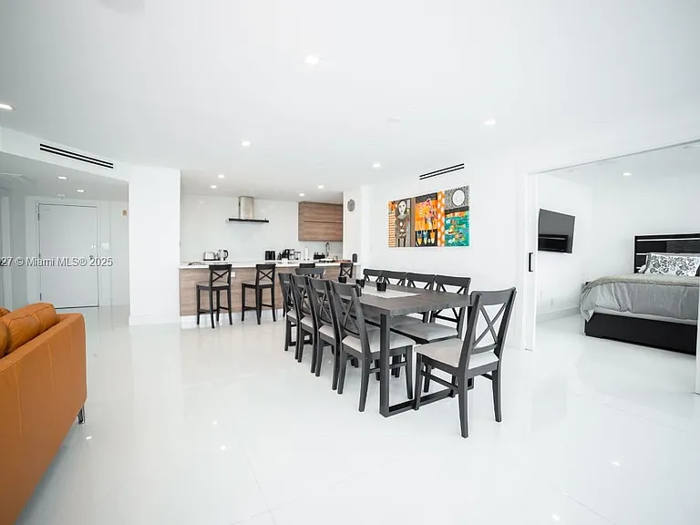 5600 Collins Ave #14K — Photo 22