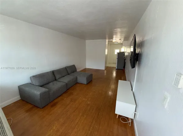 300 74th St APT 6, Miami Beach, FL 33141