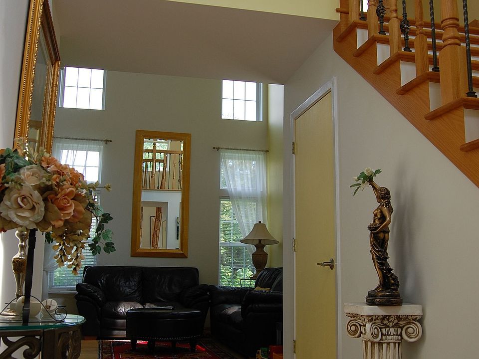 1st image of 113 Dorshire Ct