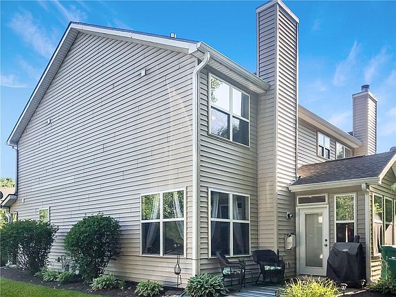 3rd image of 8320 Berrybush Ln
