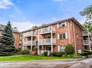 10 Karen Cir APT 14, Billerica, MA 01821