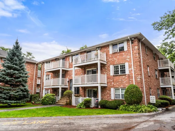 10 Karen Cir APT 14, Billerica, MA 01821