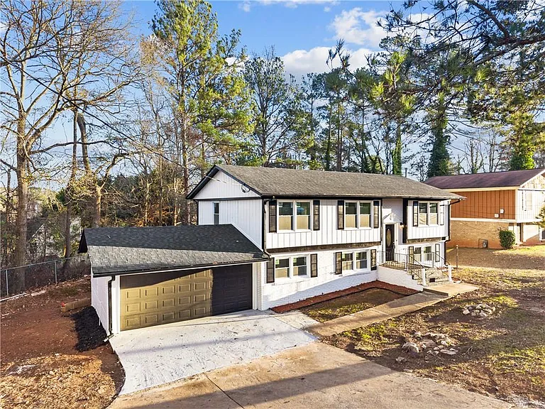 2304 S Hairston Rd — Photo 17