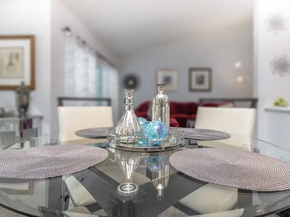 902 Camino Real Unit 203, Redondo Beach, CA 90277