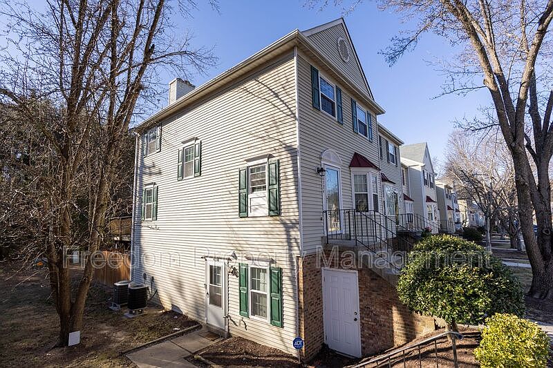 1st image of 16326 Taconic Cir