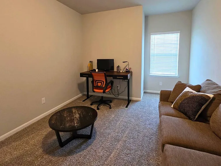 Lancer Cir — Photo 29