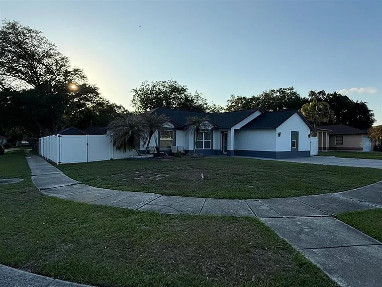 2906 Vienna Ln — Photo 1