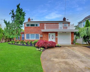 48 Allen Street, Lynbrook, NY, 11563