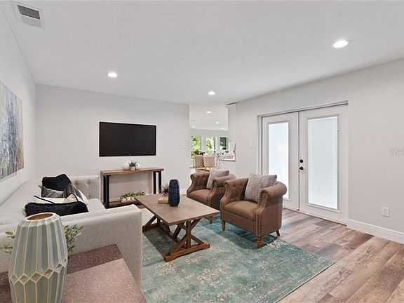 3rd image of 3106 Lake Arnold Pl