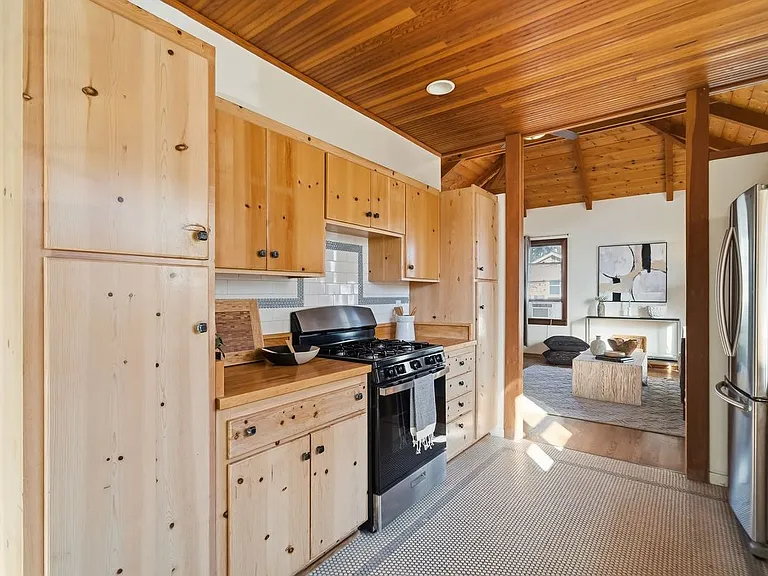 1440 Center St — Photo 10