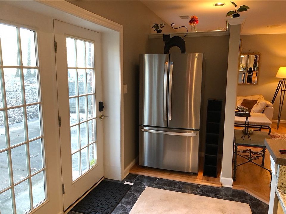 1st image of 11616 Norwich Ln