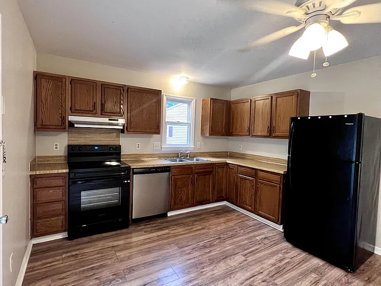8326 Summerglen Cir — Photo 7