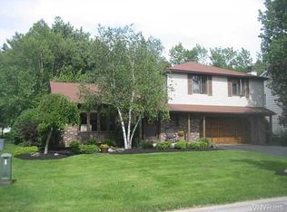 94 White Cedar Dr, East Amherst, NY 14051