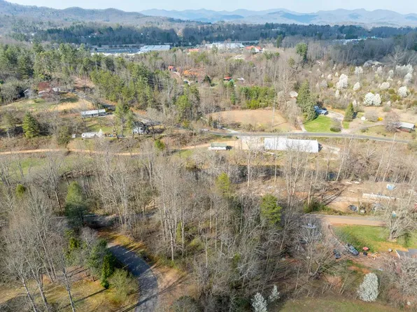 1 Longwood Dr, Franklin, NC 28734