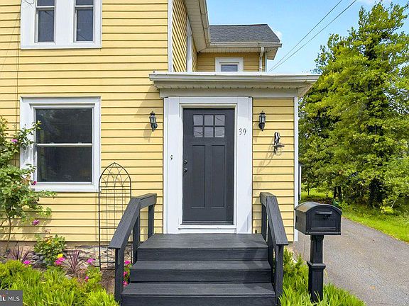 3rd image of 39 W Cottage Ave