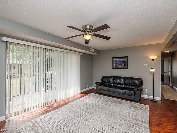 5th image of 16445 Heather Ln APT 202
