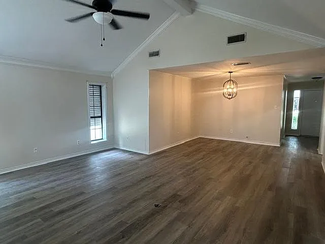 7013 Chiswick Dr — Photo 2