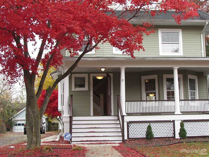 1334 Putnam