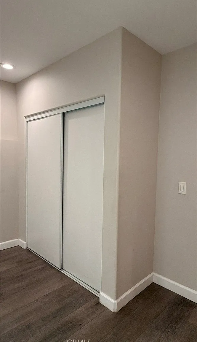 2 bed, 700 sqft, $2,300 — Photo 3