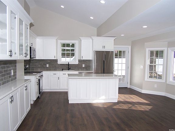 2nd image of 173 Montrose Dr