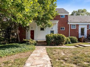 1756 Preston Rd, Alexandria, VA 22302