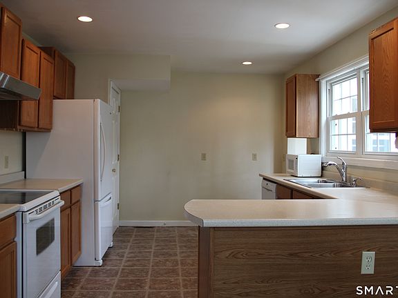 3rd image of 6 Sunnyside East Road Ext #6
