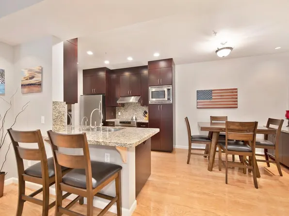 501 Gibson Dr APT 211, Roseville, CA 95678