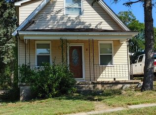 2 Valentine St, Carpentersville, IL 60110