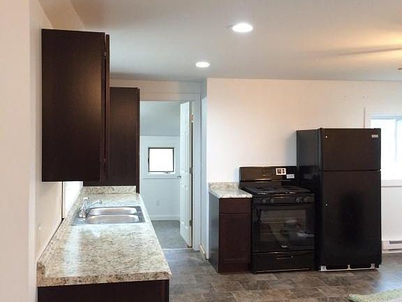 3rd image of 202 S Scott St