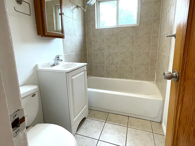4895 Beach Ct — Photo 26