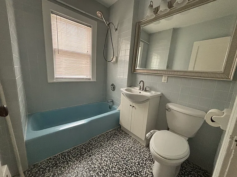 775 Lexington Pkwy S — Photo 5