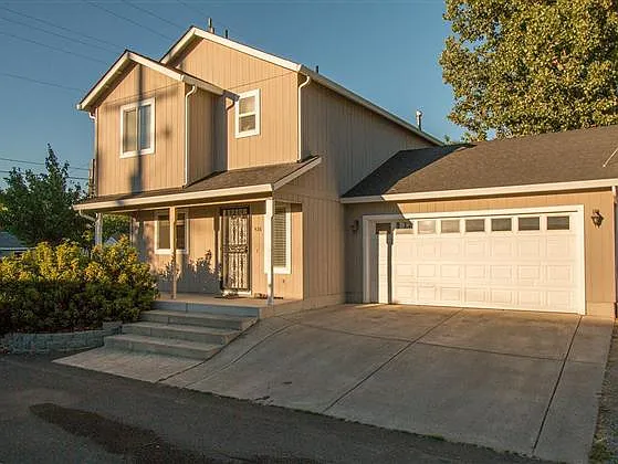 426 Berrydale Ave photo 1