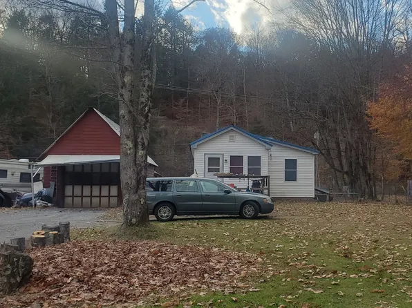 1038 W River Rd, Brattleboro, VT 05301