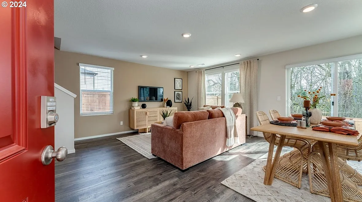 4 bed, 2.5 bath, 1499 sqft, $2,750 — Photo 4