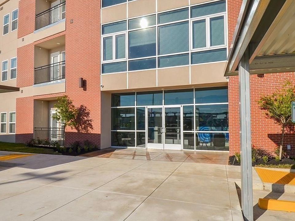 1st image of 1207 Grand West Blvd #1J