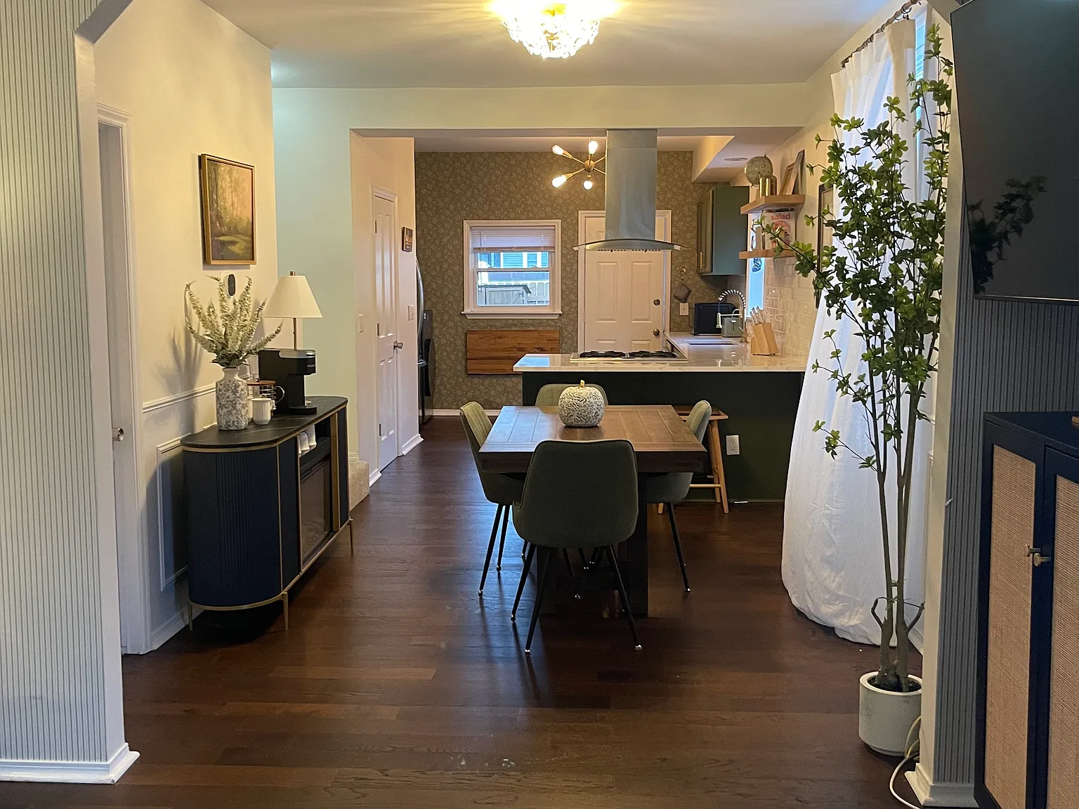 2 bed, 1.5 bath, 1109 sqft, $2,495 — Photo 2