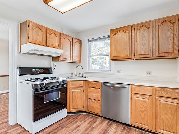 5th image of 1240 Mandel Ave
