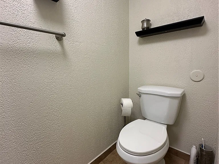 3847 Edgewater Dr — Photo 5